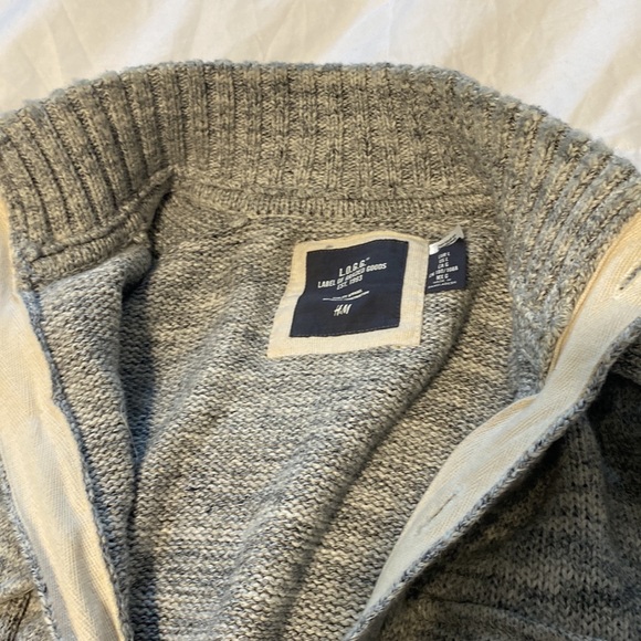 L.O.G.G Sweater - Picture 4 of 4